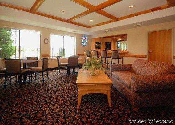Tomahawk Rodeway Inn & Suites מראה פנימי תמונה