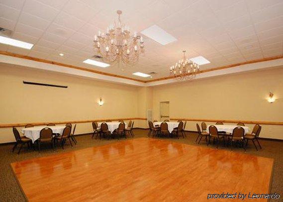 Tomahawk Rodeway Inn & Suites מסעדה תמונה