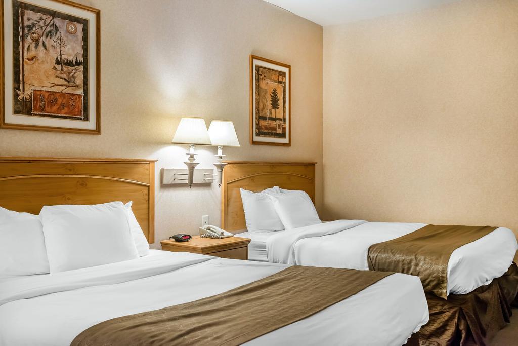 Tomahawk Rodeway Inn & Suites מראה חיצוני תמונה